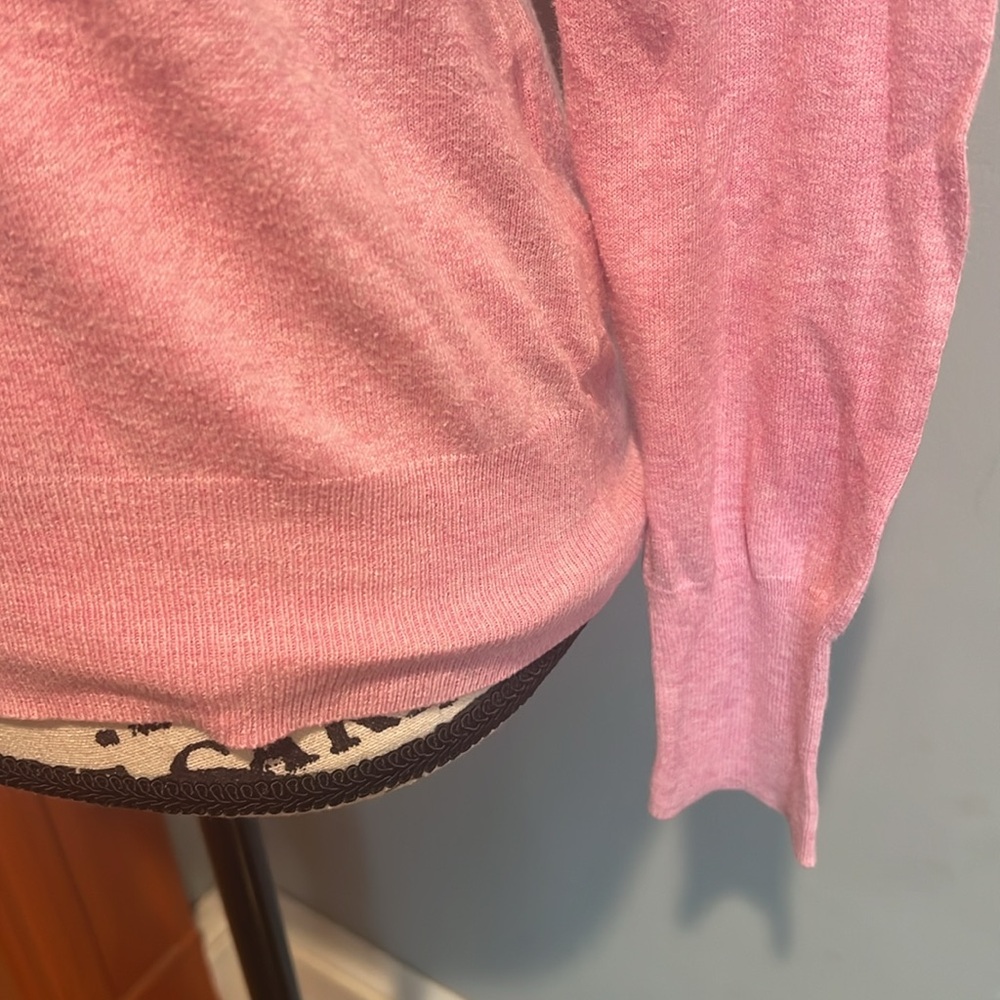 Old Navy Lightweight Bird Graphic Sweater (M) - Picture 4 of 7